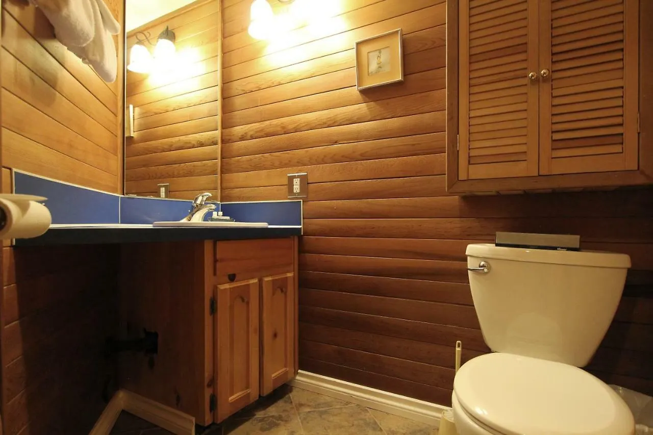 Rainbow Suites By Whistler Retreats 0*,